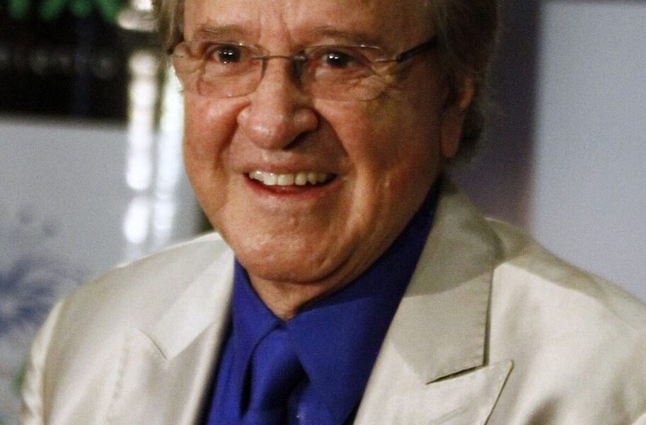 Homenaje a la Trayectoria de Carlos Villagrán en Festival de Cine