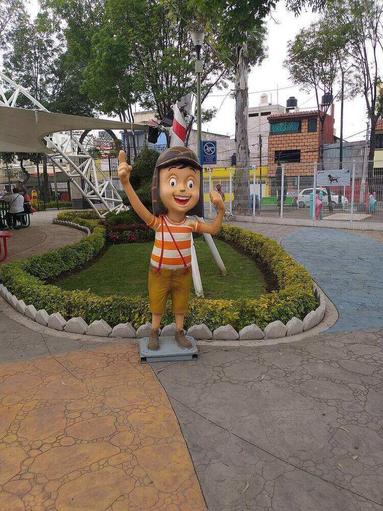 Estatua de El Chavo del 8 en Ciudad de México