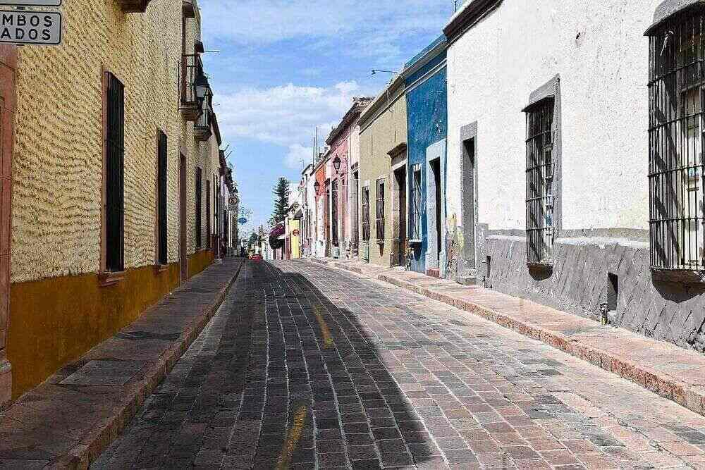 Centro histórico de Querétaro, ciudad donde ha residido Carlos Villagrán